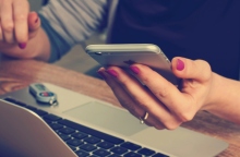 χερι κρατα κινητο