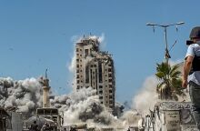 Ο ισραηλινός στρατός ισοπέδωσε 12ώροφο πύργο στη Γάζα