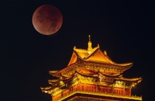 Ματωμένο φεγγάρι: Υπερθέαμα στον νυχτερινό ουρανό - Οι ωραιότερες λήψεις από όλο τον κόσμο