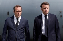 O Σεμπαστιάν Λεκορνί με τον Εμανουέλ Μακρόν