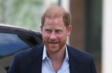 Η σιωπή έσπασε: Τι υποδηλώνει η συνάντηση του πρίγκιπα Χάρι με τον Βασιλιά Κάρολο 