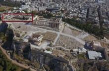 Άποψη του Ιερού Βράχου της Ακρόπολης με την περιοχή της επέμβασης