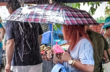 Καιρός, περαστικοι, βροχη