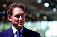 Νέα κόντρα του Τζον Έλκαν με τη μητέρα του για την κληρονομιά του Ανιέλι