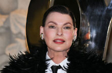 Λίντα Εβαντζελίστα: Το σούπερ μόντελ ξαναβρίσκει τον εαυτό του μετά την «αποτυχημένη» πλαστική