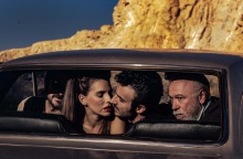 Η Μελία Κράιλινγκ πρωταγωνιστεί στην παράσταση «Ερωτευμένοι» στο BIOS