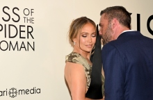 Τζένιφερ Λόπεζ και Μπεν Άφλεκ στην πρεμιέρα της ταινίας «Kiss of the Spider Woman»