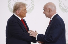 ο πρόεδρος των ΗΠΑ, Ντόναλντ Τραμπ με τον πρόεδρο της FIFA, Τζιάνι Ινφαντίνο