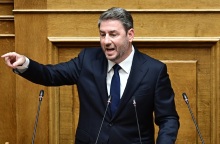 Ανδρουλάκης: Τίποτα δεν αλλάζει η τροπολογία, θέλετε απλά να τραβήξετε το αυτί του κ. Δένδια