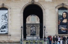 Ληστεία στο Λούβρο: Τι γνωρίζουμε μέχρι σήμερα για τους υπόπτους και τα κοσμήματα