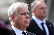 Η πτώση του δούκα του Γιορκ: Ο Άντριου χάνει και τον τελευταίο στρατιωτικό του τίτλο