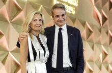 Ο πρωθυπουργός Κυριάκος Μητσοτάκης με τη σύζυγό του, Μαρέβα Γκραμπόφσκι - Μητσοτάκη