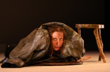 «Ο ομφαλός της γης» στην Εναλλακτική Σκηνή της ΕΛΣ