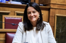Η Υπουργός Εργασίας και Κοινωνικής Ασφάλισης, Νίκη Κεραμέως.