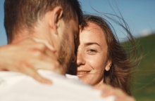 Το τεστ με το πουλί: Το νέο viral τρέντ που δοκιμάζει τη σχέση σου