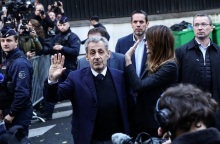 Ο Νικολά Σαρκοζί με την Κάρλα Μπρούνι