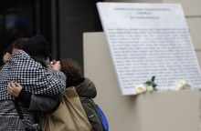 10 χρόνια μετά το Μπατακλάν, η γαλλική πολιτική φέρει ακόμη τα σημάδια των επιθέσεων