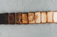 Τι λέει η επιστήμη για το ακρυλαμίδιο στα καμένα τρόφιμα και πώς να μειώσεις τον κίνδυνο