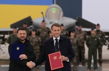 Συνάντηση Μακρόν-Ζελένσκι στο Παρίσι