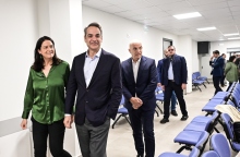 Επίσκεψη Μητσοτάκη - Κεραμέως στο νέο Κέντρο Πιστοποίησης Αναπηρίας του Πειραιά	