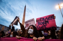 Πορεία διαμαρτυρία κατά της βίας εναντίον των γυναικών στη Ρώμη 