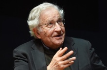 Έγγραφα ανατρέπουν την εικόνα της σχέσης Τσόμσκι με Έπσταϊν