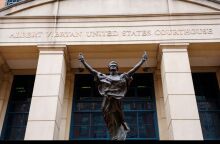 Ομοσπονδιακή δικαστής στις ΗΠΑ ακυρώνει τις υποθέσεις κατά Κόμεϊ και Λετίσια Τζέιμς