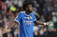 Ρεάλ Μαδρίτης: Στα άκρα οι σχέσεις Βινίσιους-Αλόνσο – «Δεν ανανεώνω όσο είναι στον πάγκο»