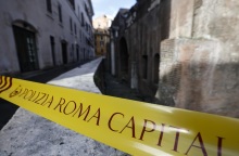 Φρίκη στη Ρώμη: 20χρονη βιάστηκε μπροστά στον σύντροφό της στο πάρκο Tor Tre Teste