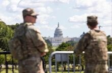 Πυροβολισμοί δύο μελών της Εθνοφρουράς ένα τετράγωνο από τον Λευκό Οίκο