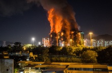 Εικόνες αποκάλυψης στο Χονγκ Κονγκ: 55 οι νεκροί, δεκάδες οι αγνοούμενοι