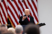 Τραμπ: «Τρομοκρατική ενέργεια» η επίθεση κατά δύο ανδρών της Εθνοφρουράς