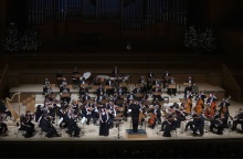 ΚΟΑ, «Ο γύρος του κόσμου σε 80 και κάτι λεπτά»