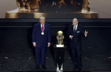 Το πρώτο βραβείο ειρήνης της FIFA έλαβε ο Ντόναλντ Τραμπ