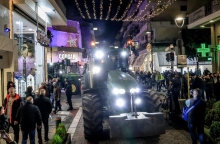 Διαμαρτυρία αγροτών στα γραφεία βουλευτών της Νέας Δημοκρατίας στη Λάρισα