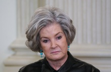 Σκληρή απάντηση της Σούζι Γουάιλς στο Vanity Fair - Τι λέει περί «αλκοολικού Τραμπ» και «συνωμοσιολόγου Βανς»