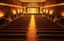 αδειο θεατρο