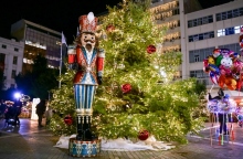 Χριστουγεννιάτικος στολισμός στον Πειραιά