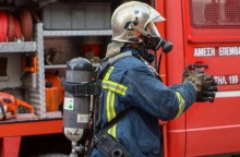 Πυρκαγιά στην οδό Μαυροματαίων - Αυτοκίνητο τυλίχθηκε στις φλόγες - Διακόπηκε η κυκλοφορία