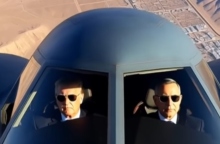 Τραμπ και Νετανιάχου πιλοτάρουν μαζί ένα βομβαρδιστικό Β-2