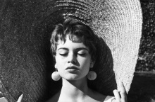 Μπριζίτ Μπαρντό: «Και ο Θεός έπλασε τη γυναίκα» -  Η «Bébé» και το έμβλημα της Γαλλίας