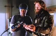 Ο Τ.Κ. Κάρτερ με τον Κερτ Ράσελ στην ταινία «The Thing» του 1982