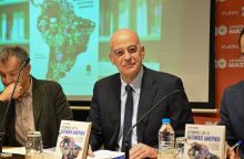 Ο υπουργός Εθνικής ‘Αμυνας παρέστη στην παρουσίαση του βιβλίου «Ιστορίες από τη Λατινική Αμερική: Από τον Πινοσέτ και τον Εσκομπάρ στις σύγχρονες Δημοκρατίες», του Ιάσονα Πιπίνη