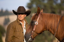 Ο Κέβιν Κόστνερ, αλογο