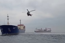 Σύγκρουση φορτηγών πλοίων ανοιχτά της Χίου - Αρνήθηκε την ελληνική βοήθεια το ένα από τα δύο πλοία	