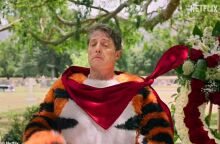 Ηugh Grant: Ντύθηκε ο τίγρης των «Frosties» για τον Seinfeld