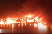 Παρανάλωμα του πυρός το λεωφορείο με τους πλημμυροπαθείς στο Πακιστάν