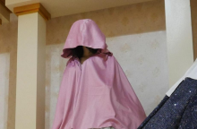 Στο Αφγανιστάν με υφάσματα καλύπτουν τις κούκλες στις βιτρίνες οι καταστηματάρχες στην πρωτεύουσα Καμπούλ