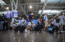 Παράνομη η αυριανή απεργία ελεγκτών εναέριας κυκλοφορίας – Κανονικά οι πτήσεις