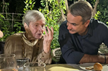 Η Ελένη Γλυκατζή - Αρβελέρ γιόρτασε τα 99α γενέθλιά της παρουσία του Κυριάκου Μητσοτάκη